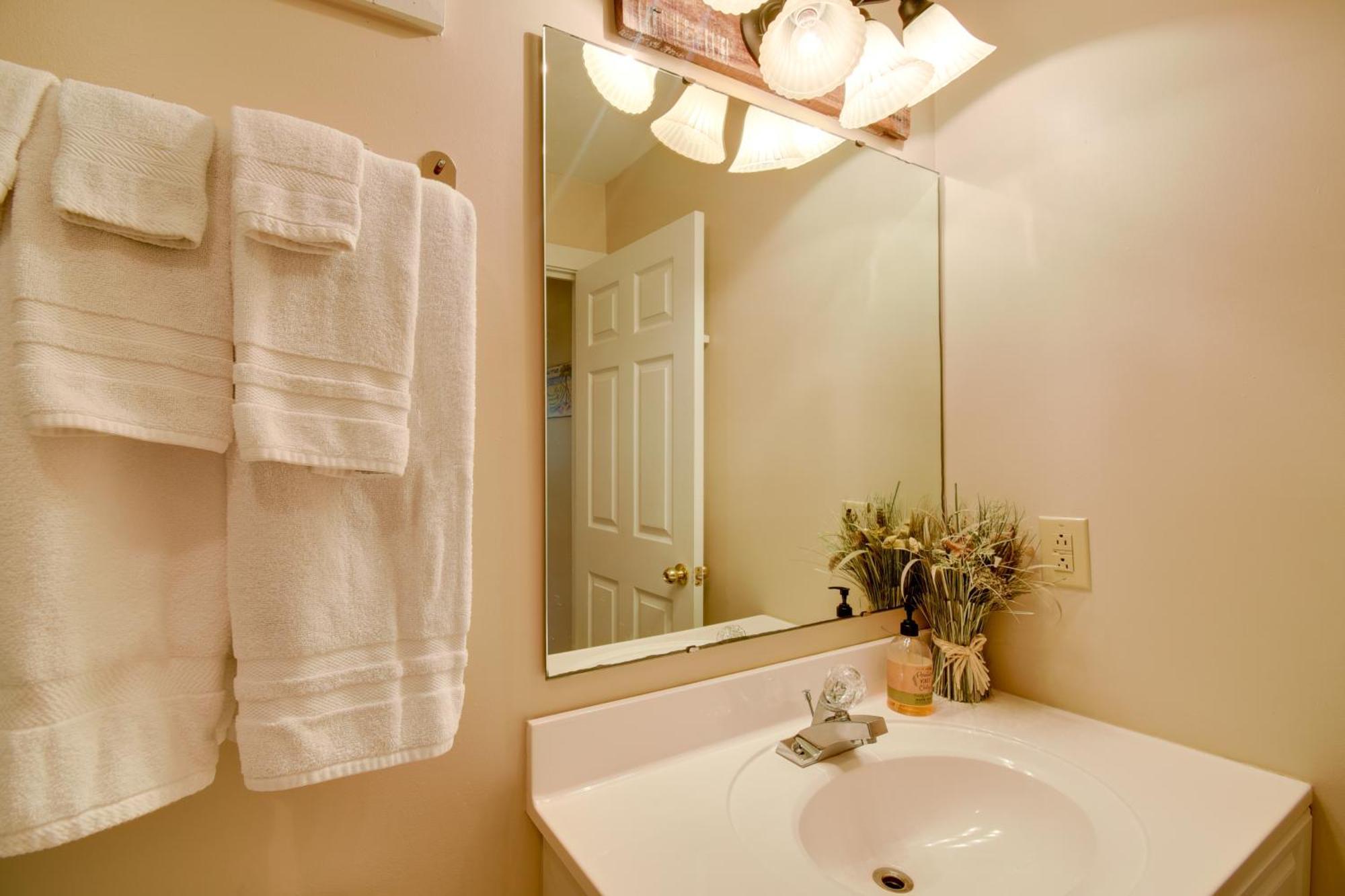 Ocean Isle Apartment With Balcony, 1 Mi To Beach! Ocean Isle Beach Exterior photo